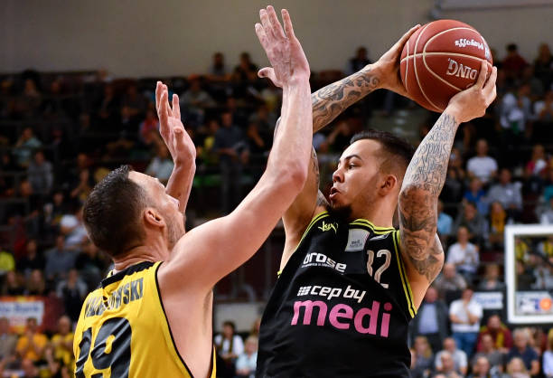 体育欧冠1/4赛首回合:曼城主场1-0小胜马德里竞技