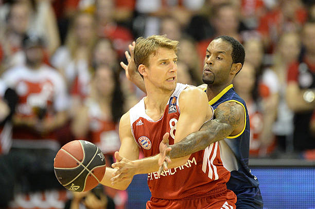 罗马诺:热刺几乎与穆阿尼达成个人协议,巴黎要求强制买断