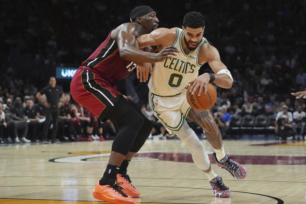 体育直击CBA:大胜同曦 山东西王提前锁定季后赛席位