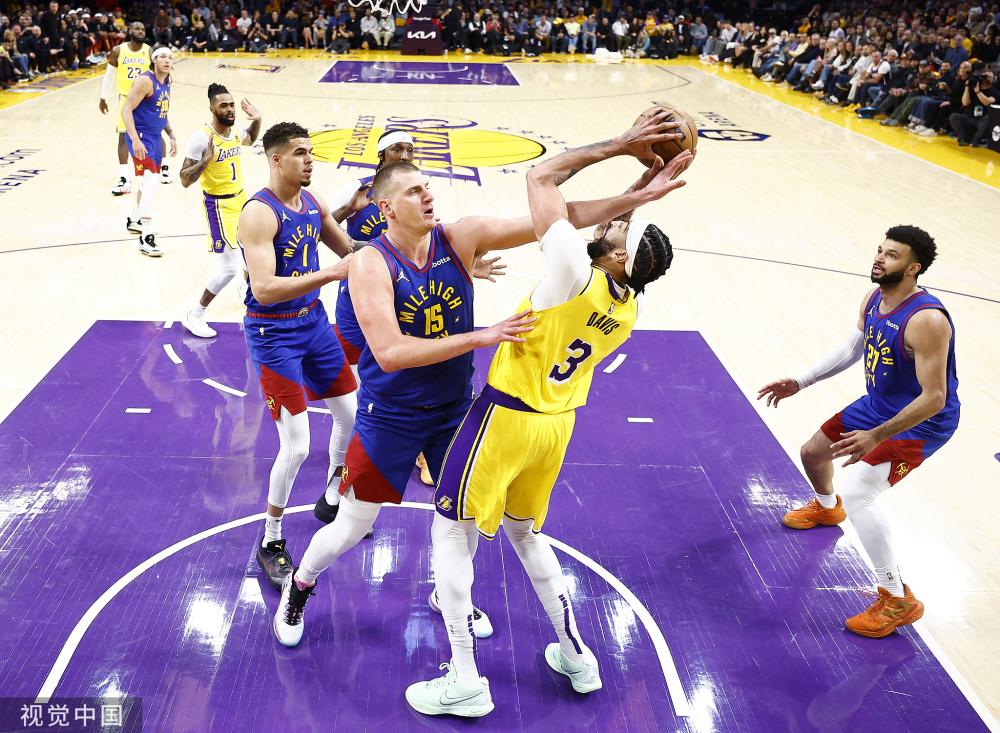 他的角色更 他的角色更